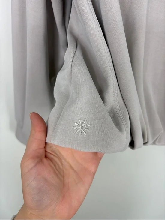 Athleta Seasoft Bubble Hem Hoodie Sweatshirt Abalone Cream Women’s Size XXS - Picture 9 of 9